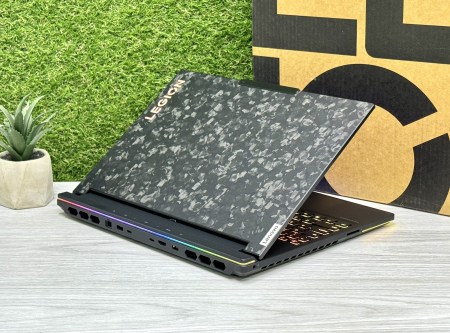 Lenovo Legion 9 16irx9 Carbon 4